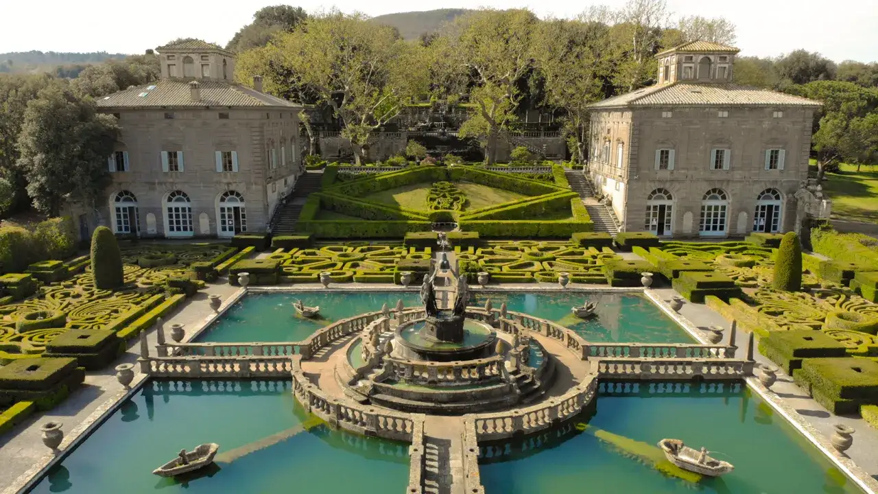 Giardini all'italiana con fontana e statue, dove &egrave; Bagnaia.